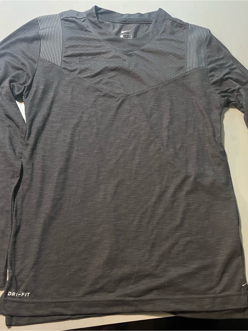 Nike Dri-FIT Men’s Small Dark Charcoal Gray Heathered Long Sleeve Athletic Shirt